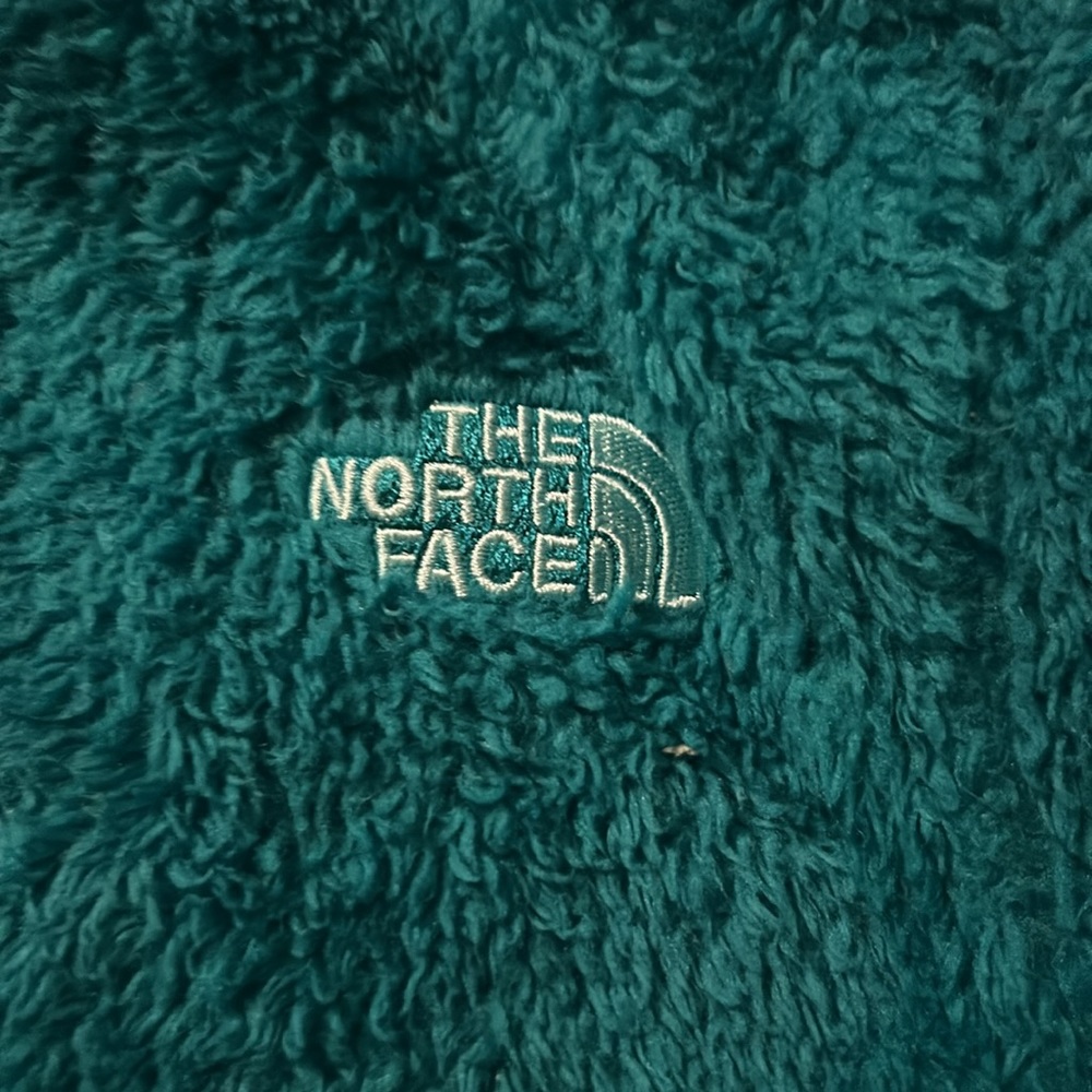 north face pull over! - Picture 2 of 3